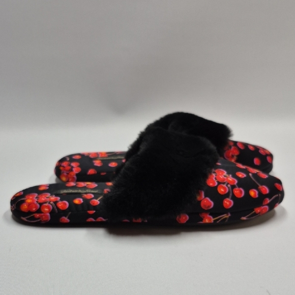 Victoria's Secret Cherry Print Fuzzy Slippers Women's Size Medium - Picture 5 of 13